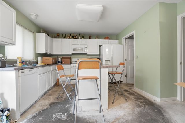 560 Canterbury Lane, Sagamore Hills, OH 44067