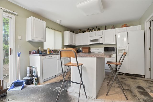 560 Canterbury Lane, Sagamore Hills, OH 44067