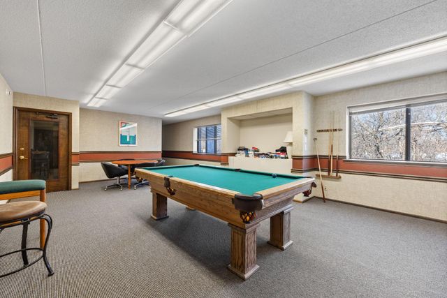 6670 Vernon Avenue S 105, Edina, MN 55436