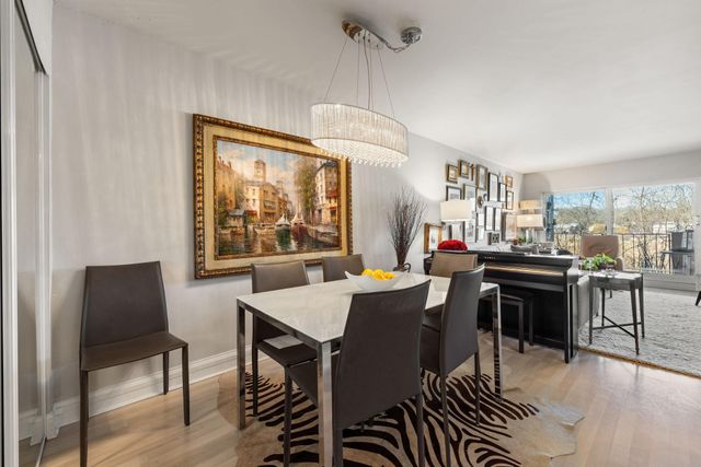 6670 Vernon Avenue S 105, Edina, MN 55436