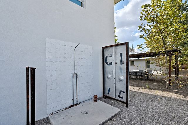 112 E Galveston St, Marfa, TX 79843