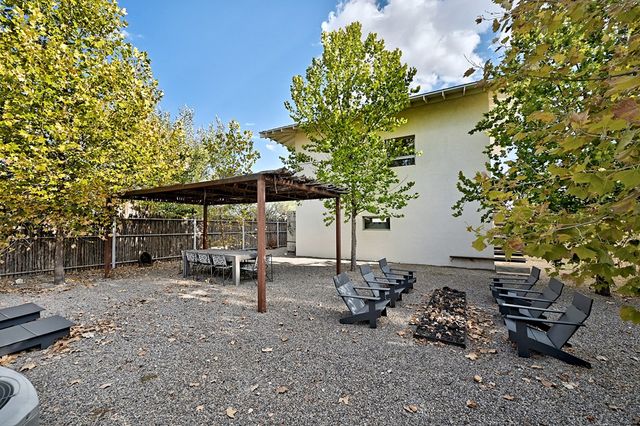 112 E Galveston St, Marfa, TX 79843