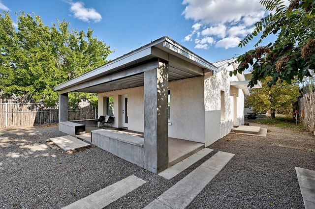 112 E Galveston St, Marfa, TX 79843