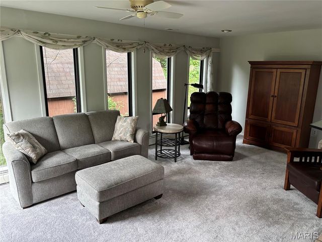 3102 Illini Trail, Godfrey, IL 62035