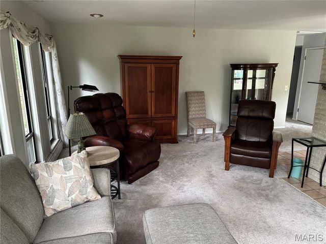 3102 Illini Trail, Godfrey, IL 62035