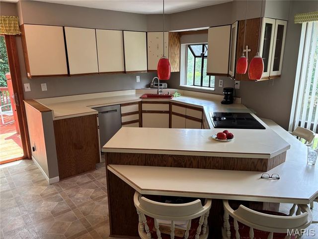 3102 Illini Trail, Godfrey, IL 62035