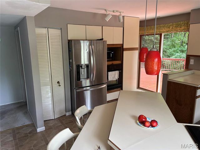 3102 Illini Trail, Godfrey, IL 62035