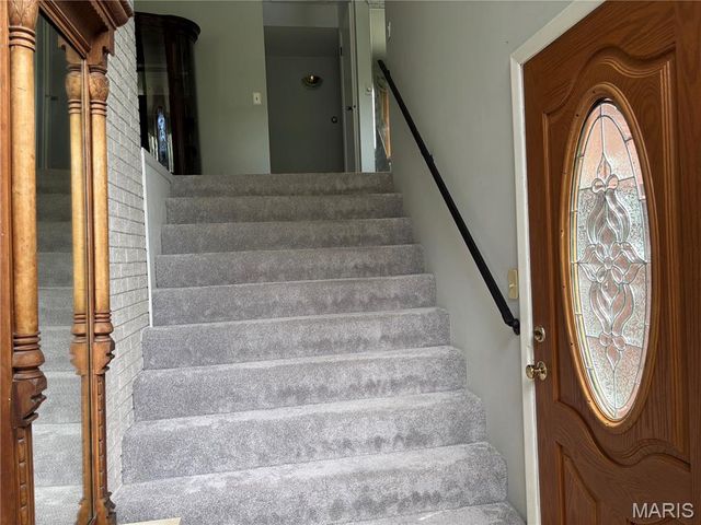 3102 Illini Trail, Godfrey, IL 62035