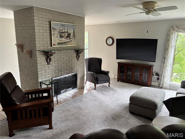 3102 Illini Trail, Godfrey, IL 62035
