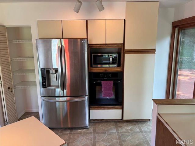 3102 Illini Trail, Godfrey, IL 62035