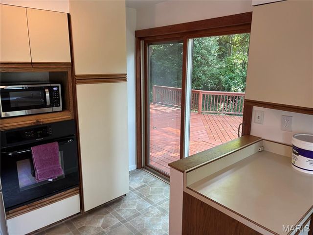 3102 Illini Trail, Godfrey, IL 62035
