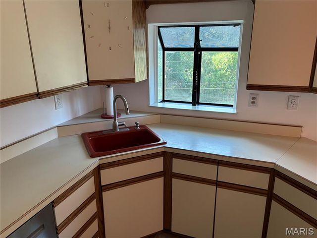 3102 Illini Trail, Godfrey, IL 62035