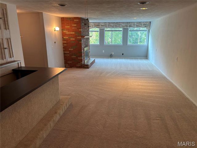 3102 Illini Trail, Godfrey, IL 62035