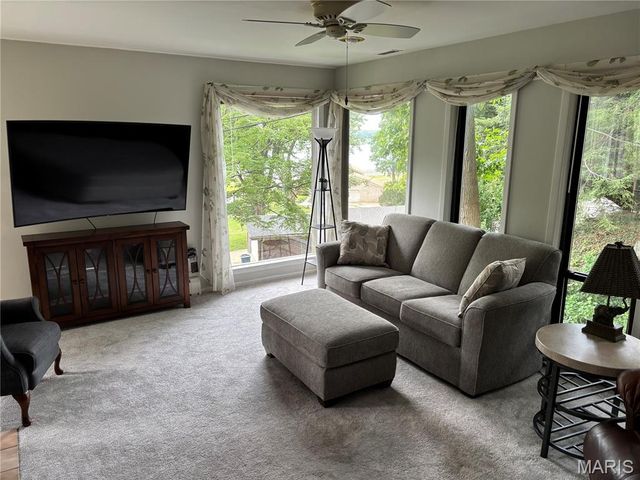 3102 Illini Trail, Godfrey, IL 62035