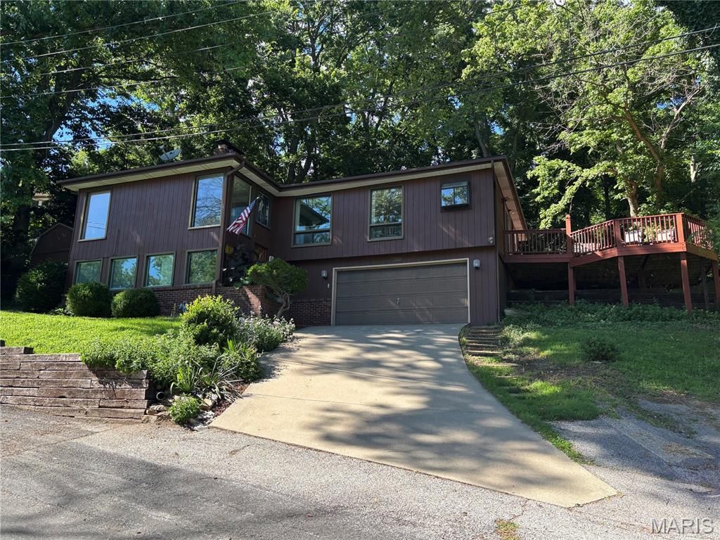 3102 Illini Trail, Godfrey, IL 62035