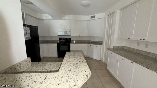 1100 Pine Ridge RD 200, Naples, FL 34108