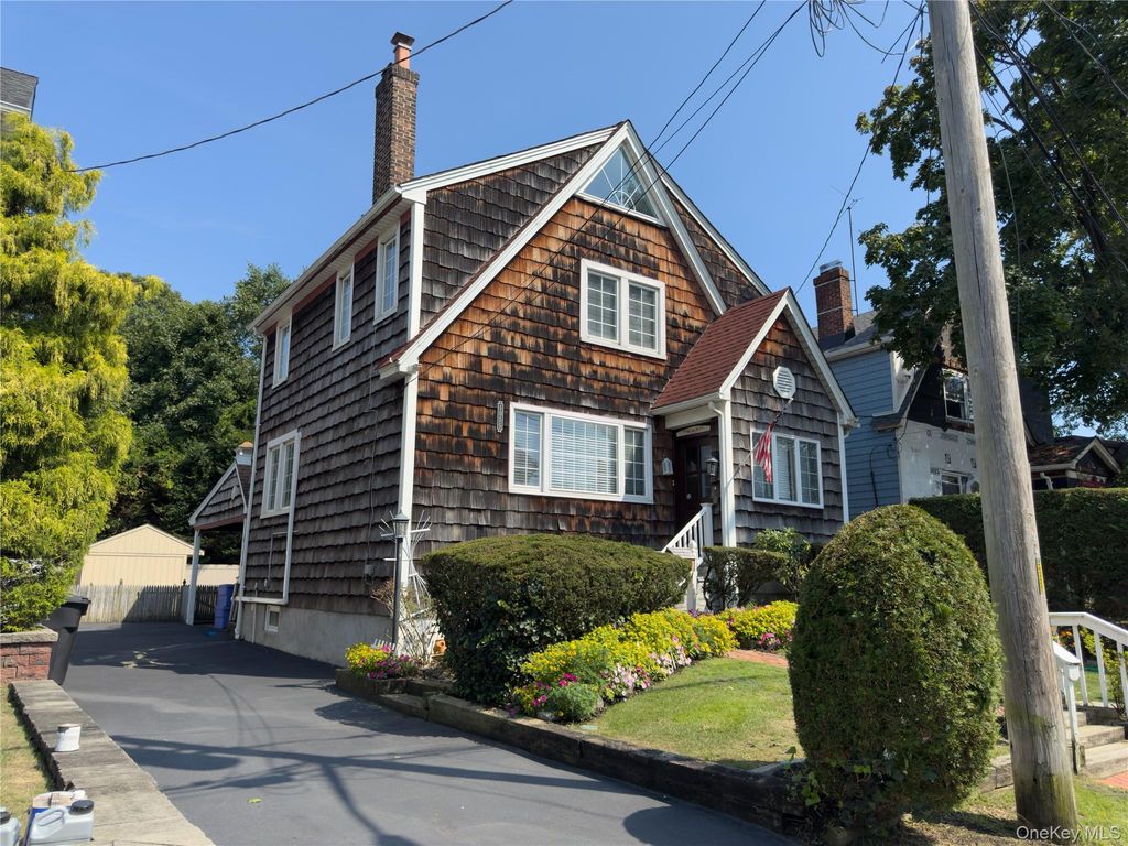 1055 Stanton Avenue, Woodmere, NY 11598 — photo 2