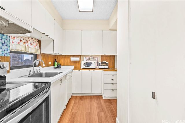 1314 Victoria Street 801, Honolulu, HI 96814