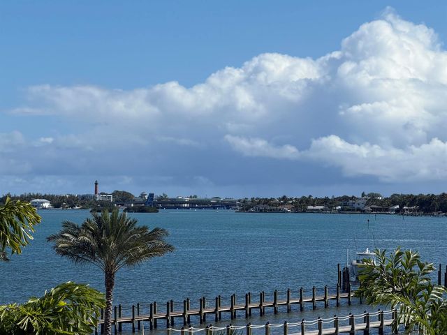 5270 Pennock Point Road, Jupiter, FL 33458