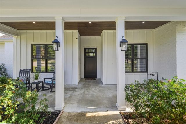 3886 Golden Trail, College Station, TX 77845