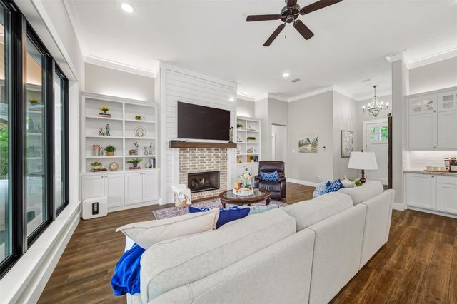 3886 Golden Trail, College Station, TX 77845