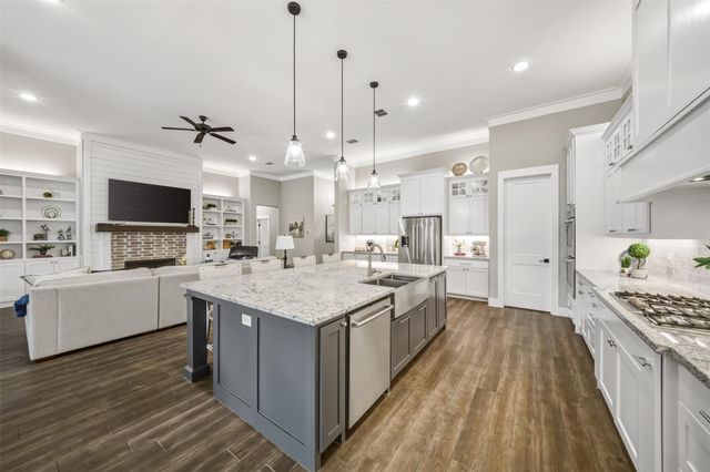 3886 Golden Trail, College Station, TX 77845