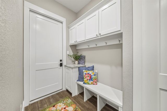 3886 Golden Trail, College Station, TX 77845