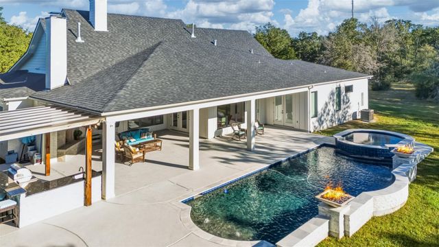 3886 Golden Trail, College Station, TX 77845