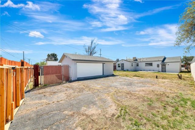 44516 Fern, Lancaster, CA 93534