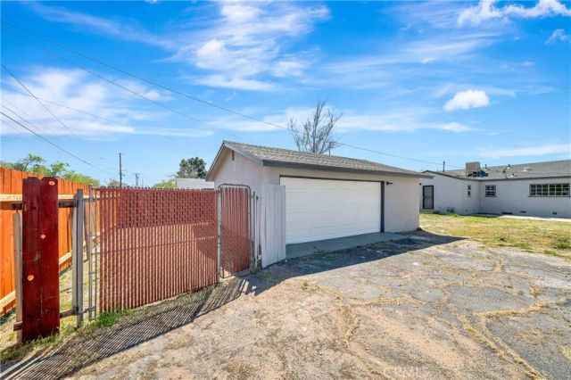 44516 Fern, Lancaster, CA 93534