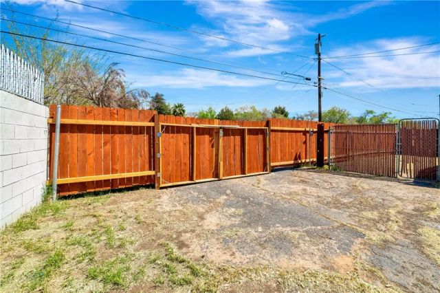 44516 Fern, Lancaster, CA 93534