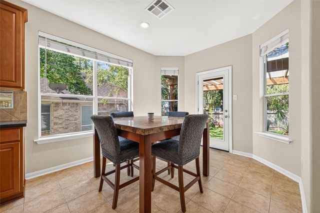 31 W Prairie Dawn Circle, Conroe, TX 77385