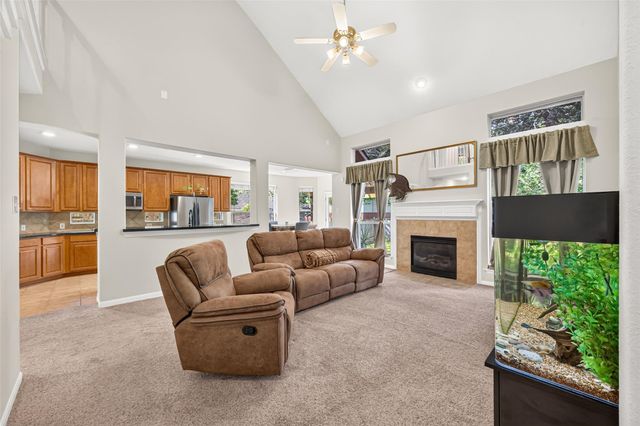 31 W Prairie Dawn Circle, Conroe, TX 77385