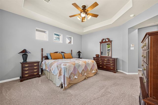 31 W Prairie Dawn Circle, Conroe, TX 77385