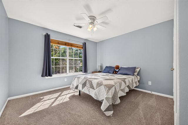 31 W Prairie Dawn Circle, Conroe, TX 77385
