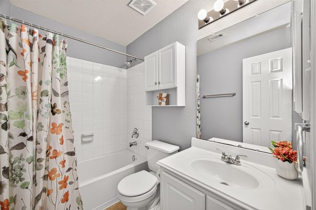 31 W Prairie Dawn Circle, Conroe, TX 77385