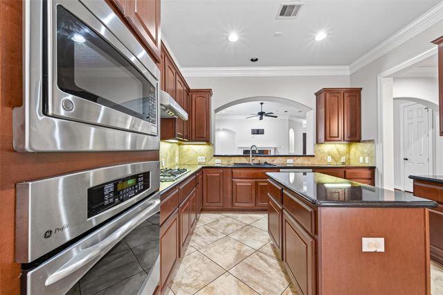 13318 Olive Trail, Houston, TX 77077