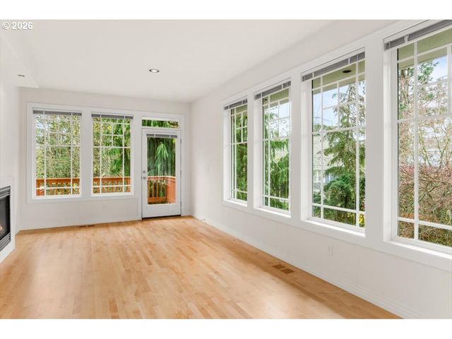 9820 Nw SKYVIEW Dr, Portland, OR 97231