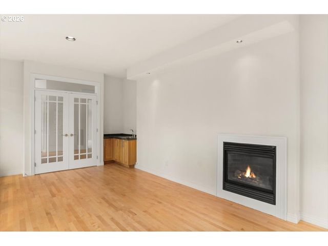 9820 Nw SKYVIEW Dr, Portland, OR 97231