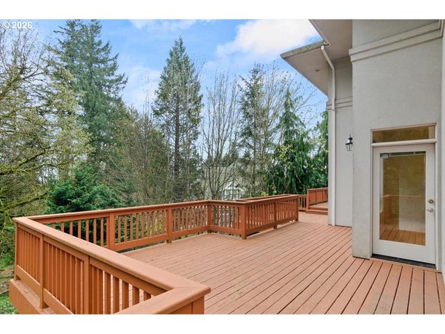 9820 Nw SKYVIEW Dr, Portland, OR 97231