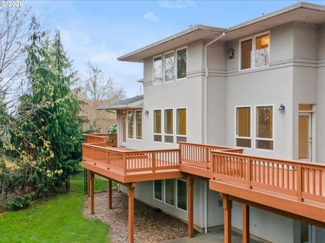 9820 Nw SKYVIEW Dr, Portland, OR 97231