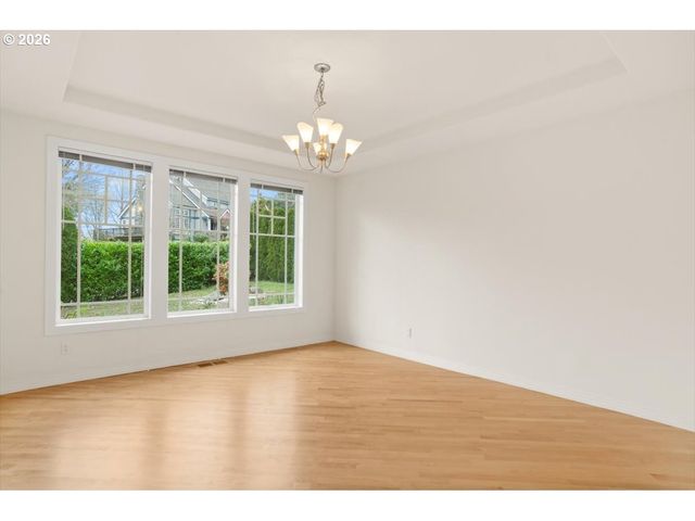 9820 Nw SKYVIEW Dr, Portland, OR 97231