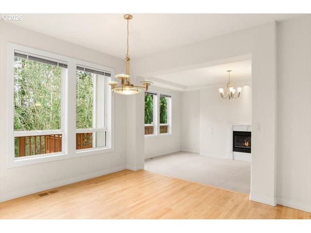 9820 Nw SKYVIEW Dr, Portland, OR 97231