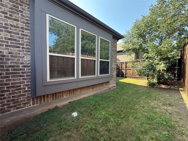 2839 Highpoint Court, Lewisville, TX 75067