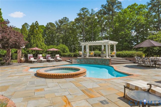 2725 Stonegate Ct, Midlothian, VA 23113