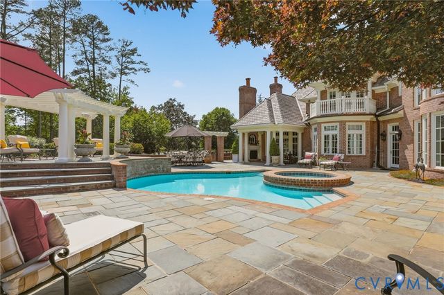 2725 Stonegate Ct, Midlothian, VA 23113