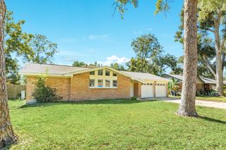 124 Sage Street, Lake Jackson, TX 77566