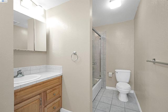 16871 Ehle St, Castro Valley, CA 94578