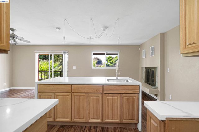 16871 Ehle St, Castro Valley, CA 94578