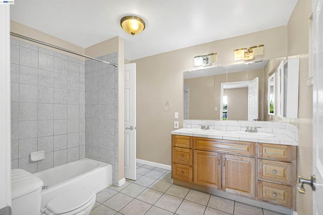 16871 Ehle St, Castro Valley, CA 94578